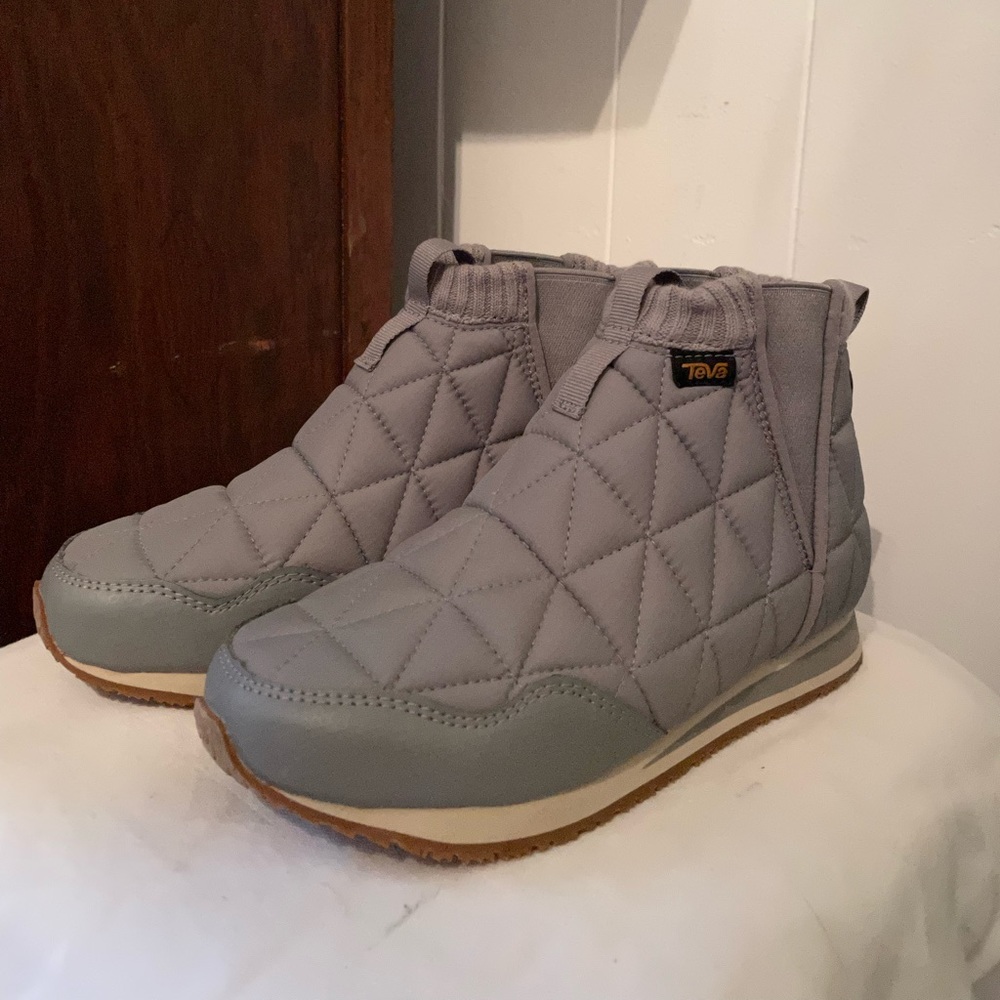 Teva ReEmber Mid Slip-Ons - Women's Size 5